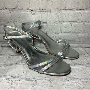 NEW Linea Paolo Silver Metallic Strappy Sandal Sz 8